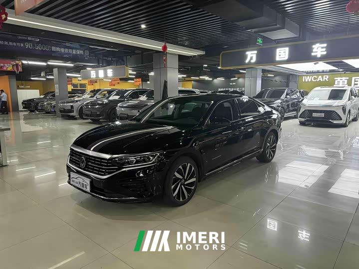 Volkswagen Passat 380TSI Luxury