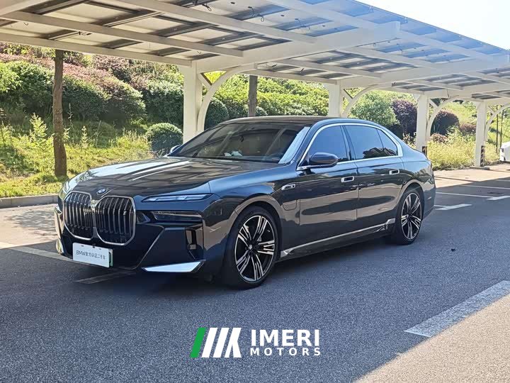 BMW i7 xDrive60L M Sport Package - ავტომობილი ჩინეთიდან