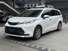 Toyota Sienna 2021 2.5L Hybrid Comfort Edition - ფოტო 1