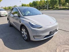 Tesla Model Y Standard Range RWD - ფოტო 3