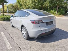 Tesla Model Y Standard Range RWD - ფოტო 6