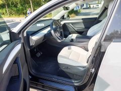Tesla Model Y Standard Range RWD - ფოტო 8