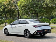 Hyundai Elantra 2023 1.5L CVT GLX Elite - ფოტო 6