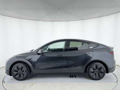 Tesla Model Y Rear-Wheel Drive - ფოტო 4