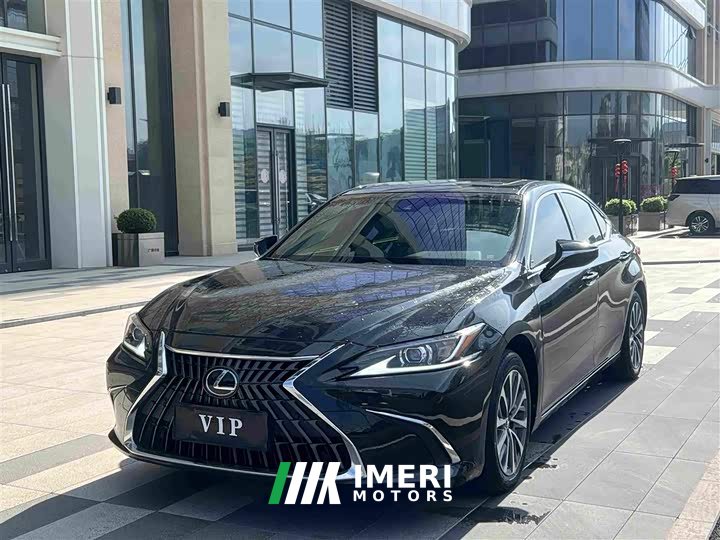 Lexus ES 200 Luxury