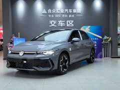 Volkswagen Golf 300TSI R-Line - ფოტო 1