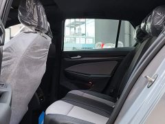 Volkswagen Golf 300TSI R-Line - ფოტო 10
