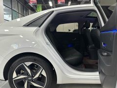 Hyundai Elantra 1.5L CVT LUX Black Knight Limited Edition - ფოტო 6