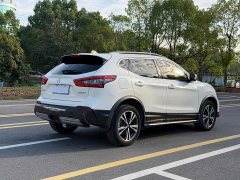 Nissan Qashqai 2.0L CVT Luxury - ფოტო 5