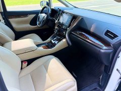 Toyota Alphard 2021 Hybrid 2.5L Luxury - ფოტო 12
