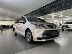 Toyota Sienna 2.5L Hybrid AWD Premium - ფოტო 3