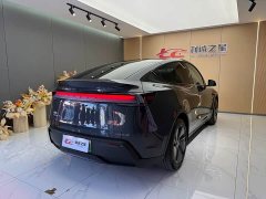 Tesla Model Y Rear-Wheel Drive - ფოტო 9