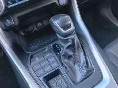 Toyota Vland 2.0L CVT AWD Luxury - ფოტო 16
