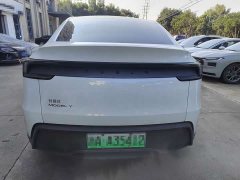 Tesla Model Y Rear-Wheel Drive - ფოტო 15