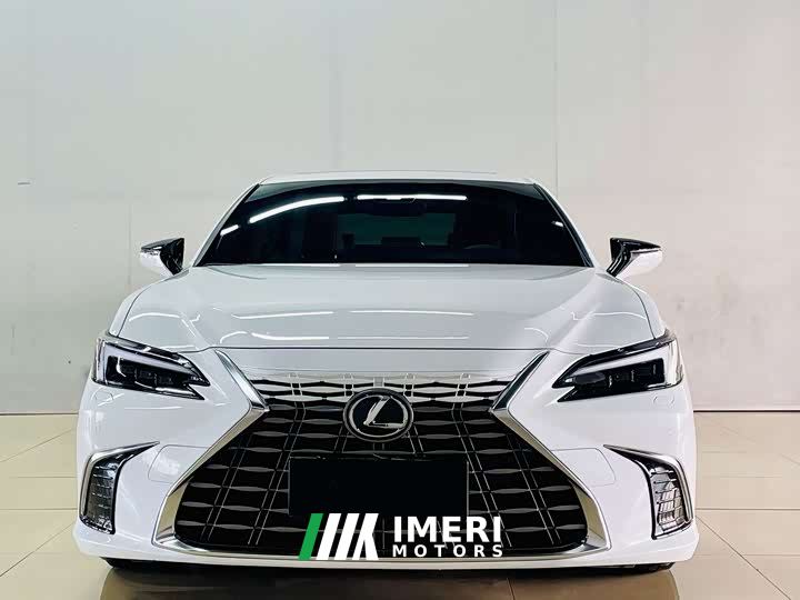 Lexus ES 200 Premium Edition