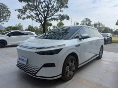 XPeng X9 640 AWD High Performance Max - ფოტო 1