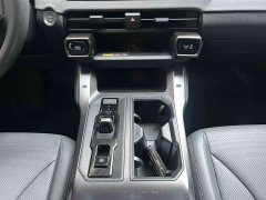 Toyota RAV4 Dual Engine 2.0L FWD Luxury - ფოტო 11