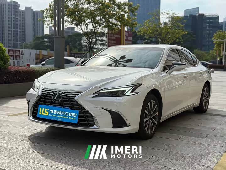 Lexus ES 200 Premium Edition