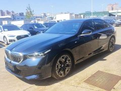 BMW 5 Series 530Li Luxury M Sport Package - ფოტო 3