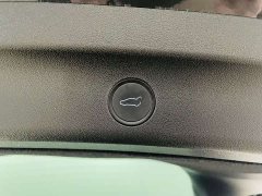 Tesla Model Y Rear-Wheel Drive - ფოტო 13
