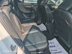 Volvo XC40 T4 AWD Smart Remote Luxury Edition - ფოტო 11