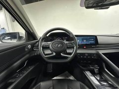 Hyundai Elantra 1.5L CVT Luxury - ფოტო 11