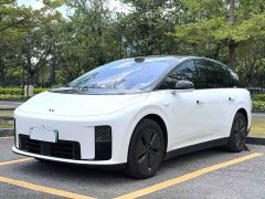 Li Auto i8 Standard Edition - ფოტო 1