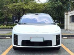 Li Auto i8 Standard Edition - ფოტო 2