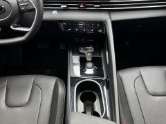 Hyundai Elantra 1.5L CVT Luxury - ფოტო 12
