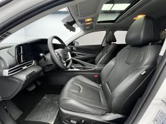 Hyundai Elantra 1.5L CVT Luxury - ფოტო 7
