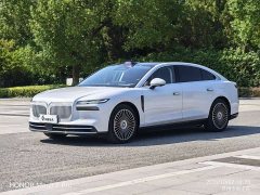 Voyah Lantu Zhaohui L 2026 Four-Wheel Drive Ultra - ფოტო 1