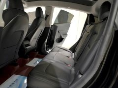 Tesla Model Y Rear-Wheel Drive - ფოტო 4