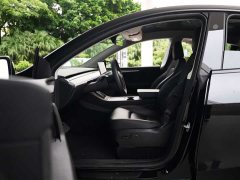 Tesla Model Y Rear-Wheel Drive - ფოტო 4