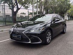 Lexus ES 200 Premium Edition - ფოტო 1