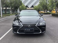 Lexus ES 200 Premium Edition - ფოტო 2