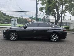 Lexus ES 200 Premium Edition - ფოტო 3