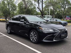 Lexus ES 200 Premium Edition - ფოტო 4