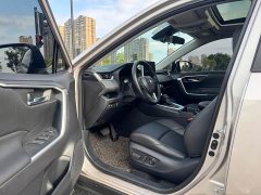 Toyota Venza Hybrid 2.5L E-CVT FWD Luxury - ფოტო 4