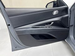 Hyundai Elantra 1.5L CVT Luxury - ფოტო 11