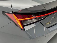 Hyundai Elantra 1.5L CVT Luxury - ფოტო 18