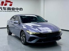 Hyundai Elantra 2023 1.5L CVT Luxury - ფოტო 3