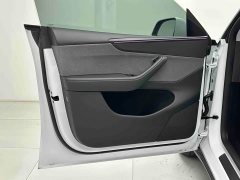 Tesla Model Y Rear-Wheel Drive - ფოტო 13