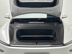 Tesla Model Y Rear-Wheel Drive - ფოტო 17