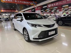 Toyota Sienna 2023 2.5L Hybrid Premium Edition - ფოტო 3