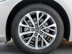 Lexus ES 200 Premium Edition - ფოტო 10