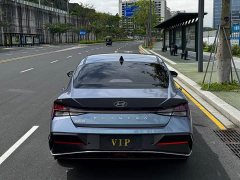 Hyundai Elantra 1.5L CVT Luxury - ფოტო 11