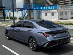 Hyundai Elantra 1.5L CVT Luxury - ფოტო 14