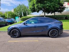 Tesla Model Y Rear-Wheel Drive - ფოტო 3