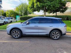 Lincoln Explorer 2023 2.0T Two-Wheel Drive Premium - ფოტო 3
