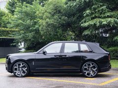 Rolls-Royce Cullinan Black Badge - ფოტო 4
